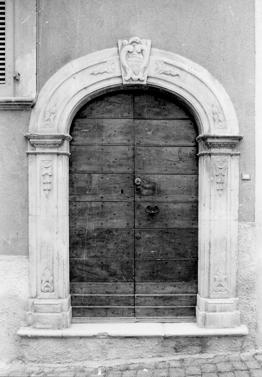 portale, opera isolata - ambito abruzzese (fine/inizio secc. XVIII/ XIX)