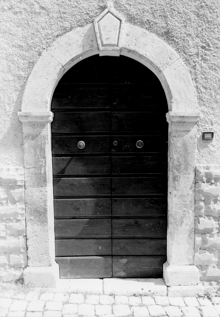 portale, opera isolata - ambito abruzzese (sec. XIX)