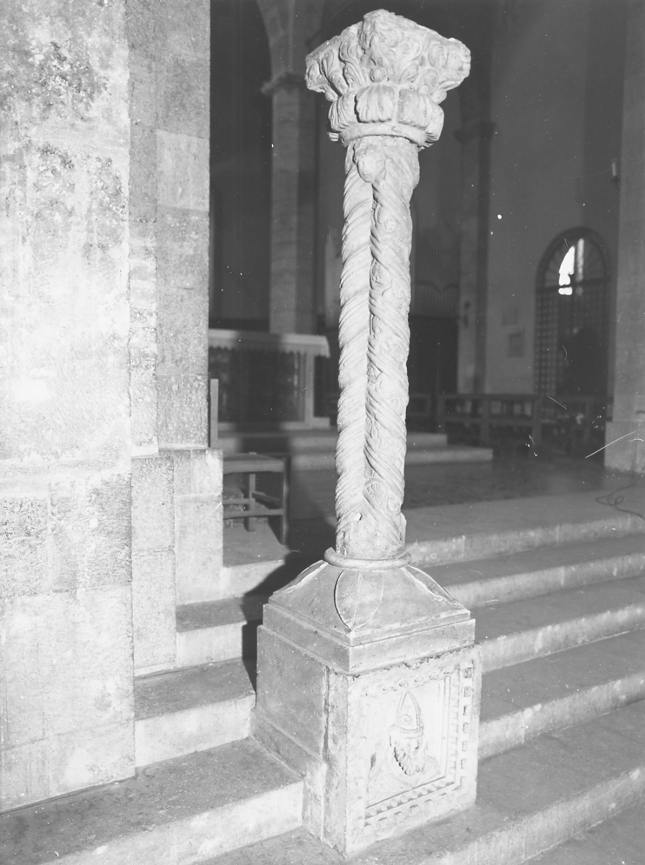 candelabro per il cero pasquale, opera isolata - produzione abruzzese (secc. XII/ XIII)