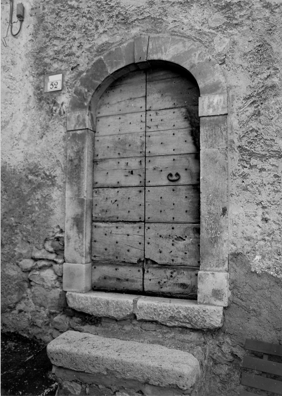 portale, opera isolata - bottega Italia centrale (fine sec. XIX)