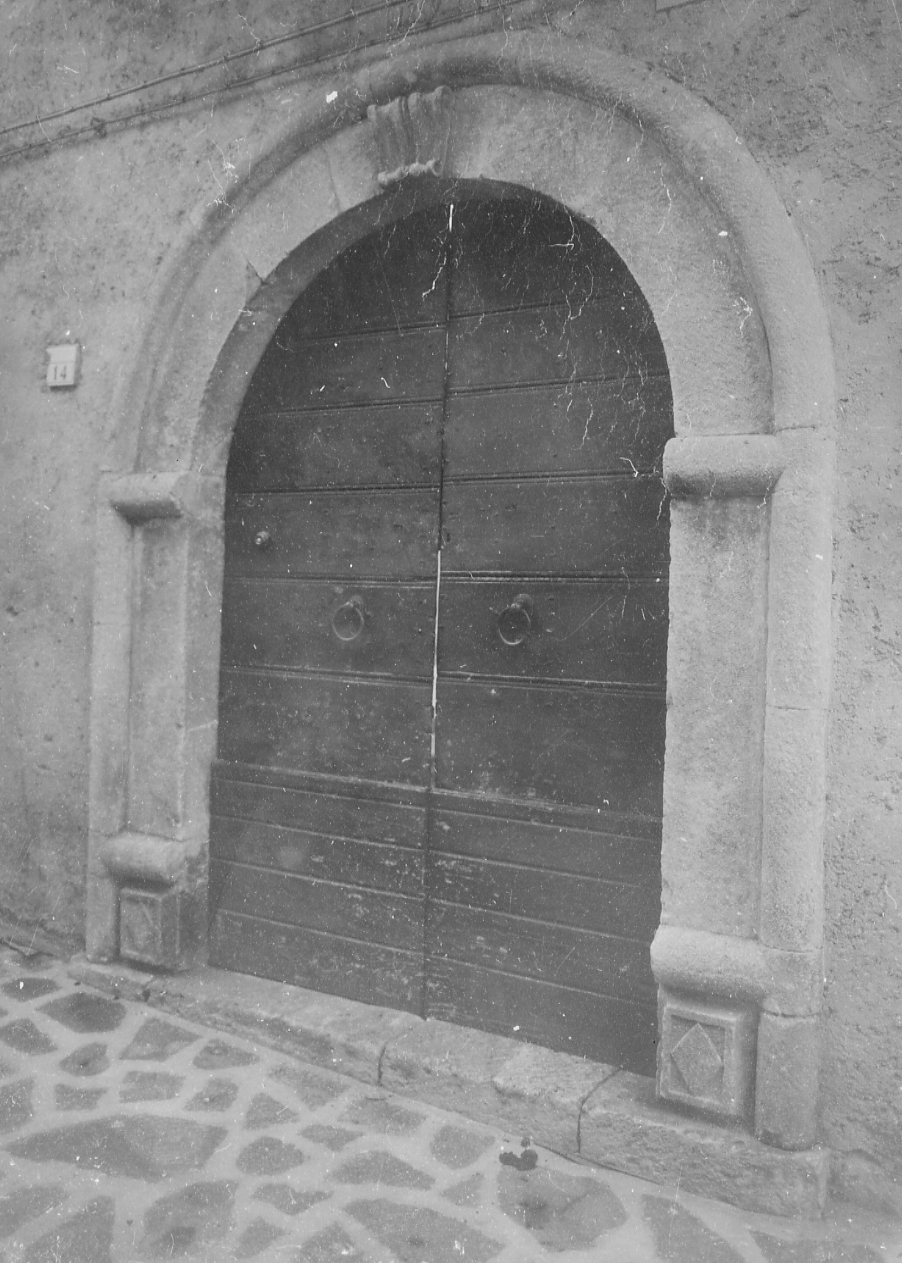 portale, opera isolata - bottega Italia centrale (fine sec. XVI)