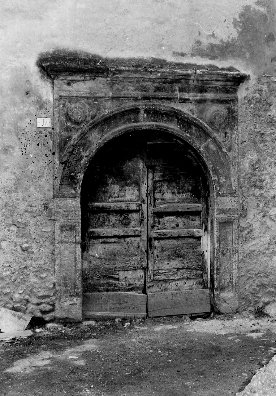 portale - ad arco, opera isolata - bottega Italia centrale (sec. XV)