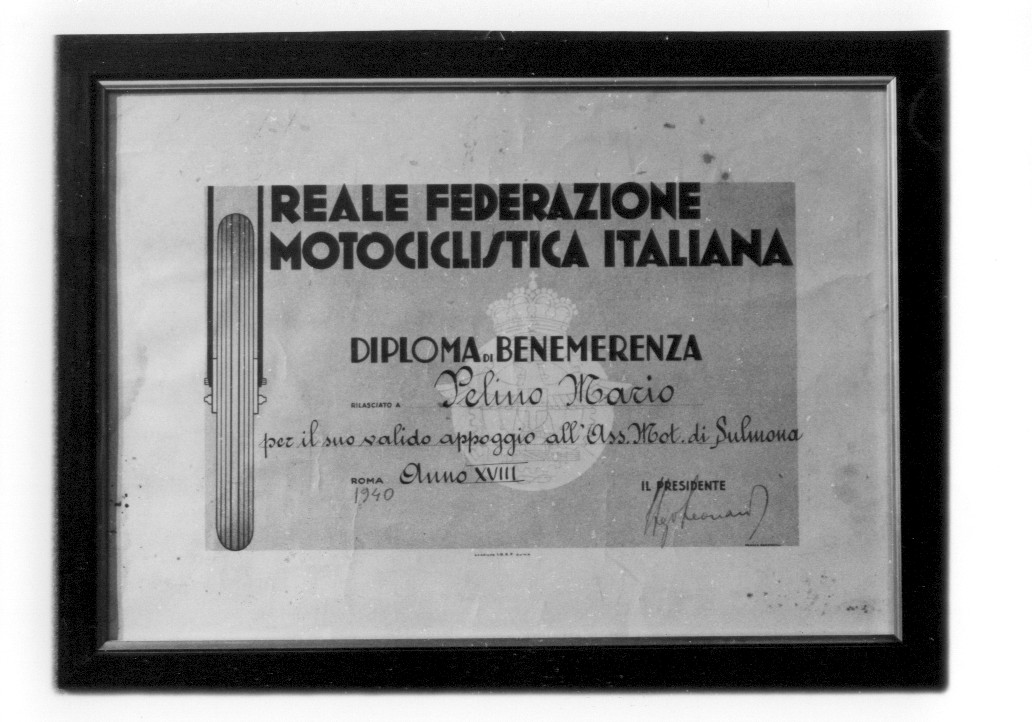 Diploma di Benemerenza della Reale Federazione Motociclistica Italiana, stemma (targa, opera isolata) di Rondinelli Franco (attribuito) (sec. XX)