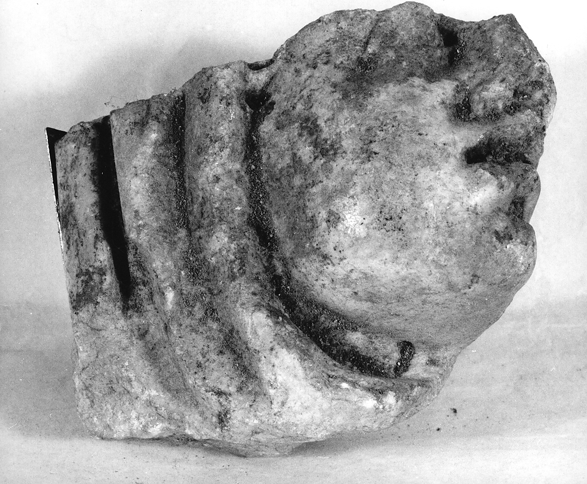 testa di donna (scultura, frammento) - ambito Italia centrale (sec. XVII)