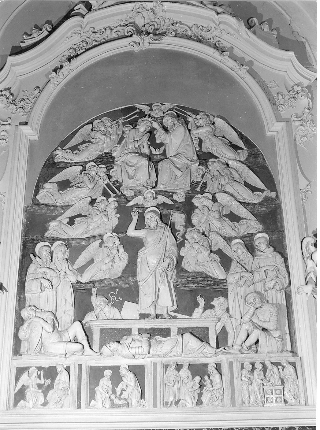 resurrezione di Cristo e incoronazione di Maria (pala d'altare) di Della Robbia Andrea (inizio sec. XVI)
