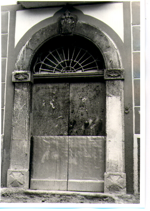 portale - ad arco - bottega Italia meridionale (sec. XVIII)