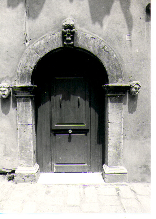 portale - ad arco - bottega lucana (fine sec. XVIII)