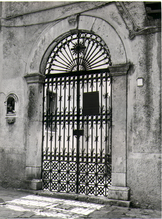 portale - ad arco - bottega lucana (fine sec. XIX)