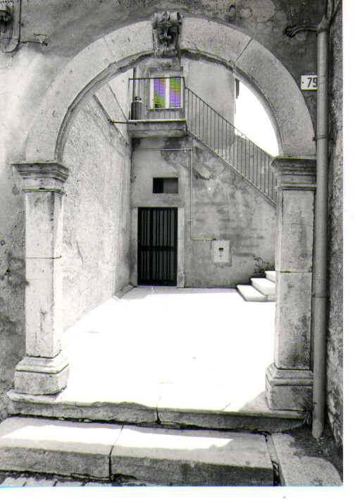 portale - ad arco - bottega lucana (sec. XVIII)