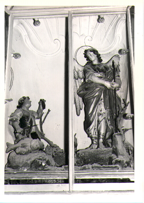 Tobia e San Raffaele arcangelo (gruppo scultoreo, insieme) - bottega Italia meridionale (fine/inizio secc. XVIII/ XIX)