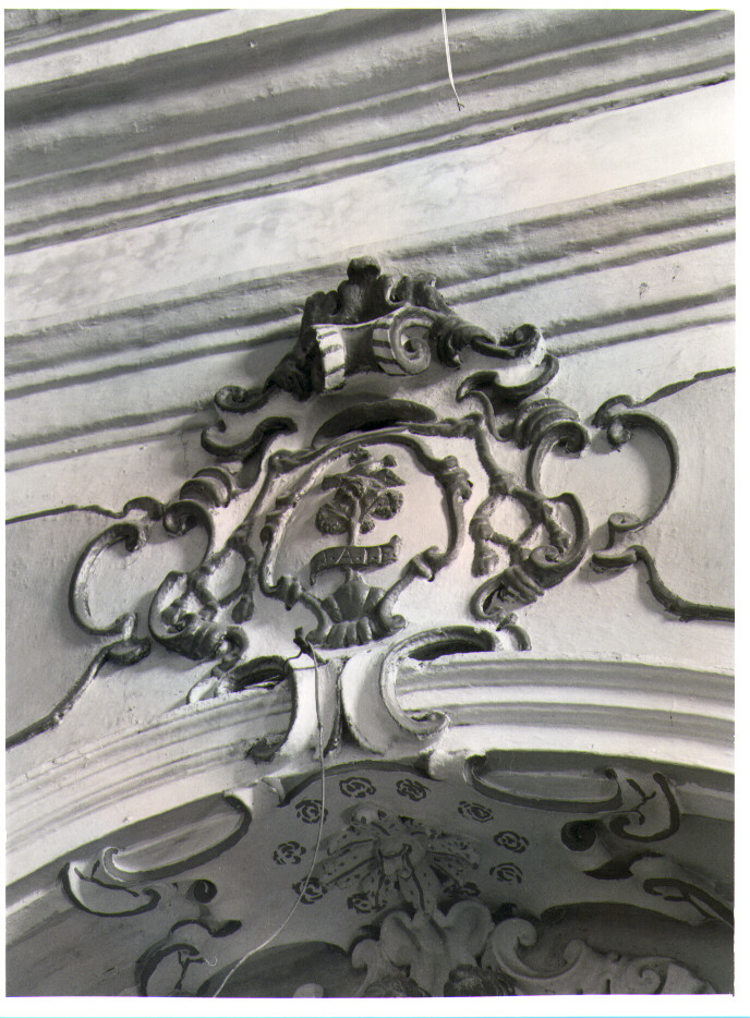 stemma gentilizio (rilievo, serie) - bottega lucana (seconda metà sec. XVIII)