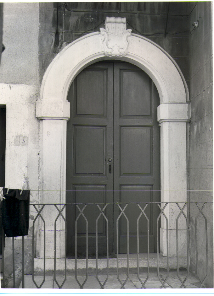portale - ad arco - bottega lucana (sec. XIX)