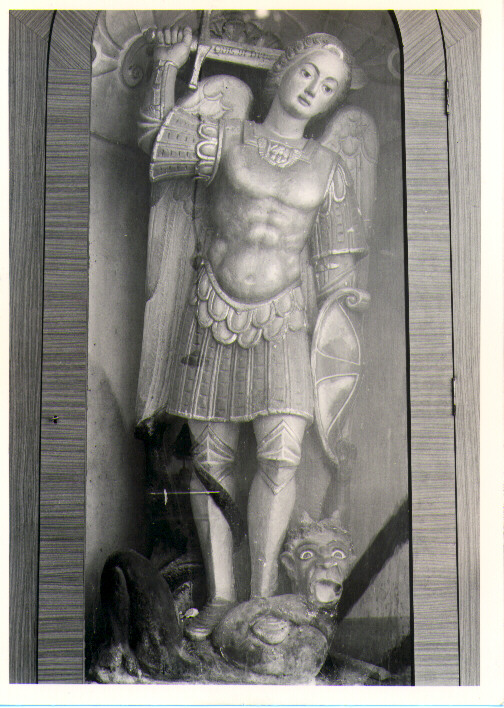 San Michele Arcangelo combatte il drago (statua) - bottega lucana (prima metà sec. XVI)