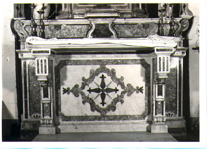 altare - bottega napoletana (inizio sec. XVIII)