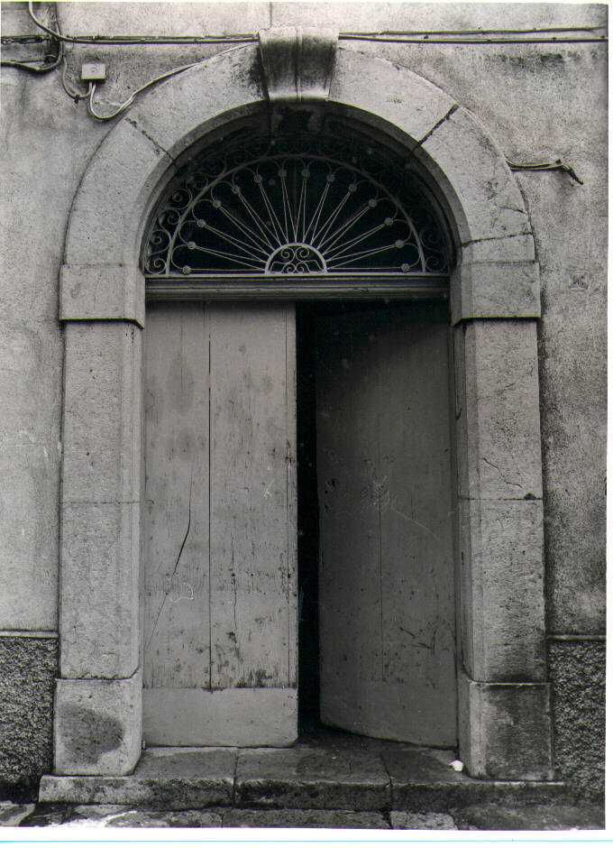 portale - bottega Italia meridionale (seconda metà sec. XIX)