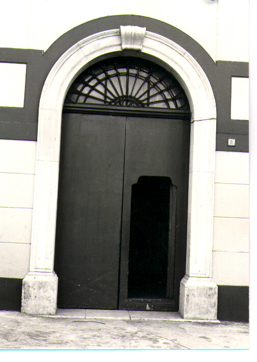 portale - bottega Italia meridionale (fine/inizio secc. XIX/ XX)