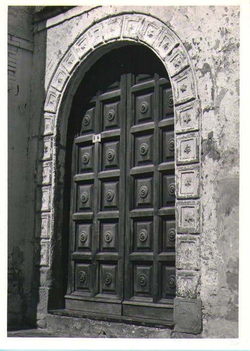 portale maggiore - bottega Italia meridionale (sec. XVI)