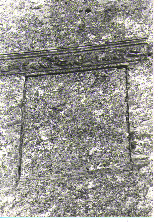 architrave di finestra - bottega Italia meridionale (sec. XVI)