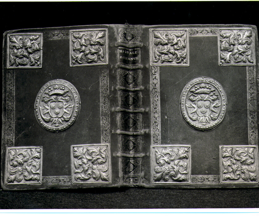 coperta di libro liturgico - bottega napoletana (metà sec. XVIII)