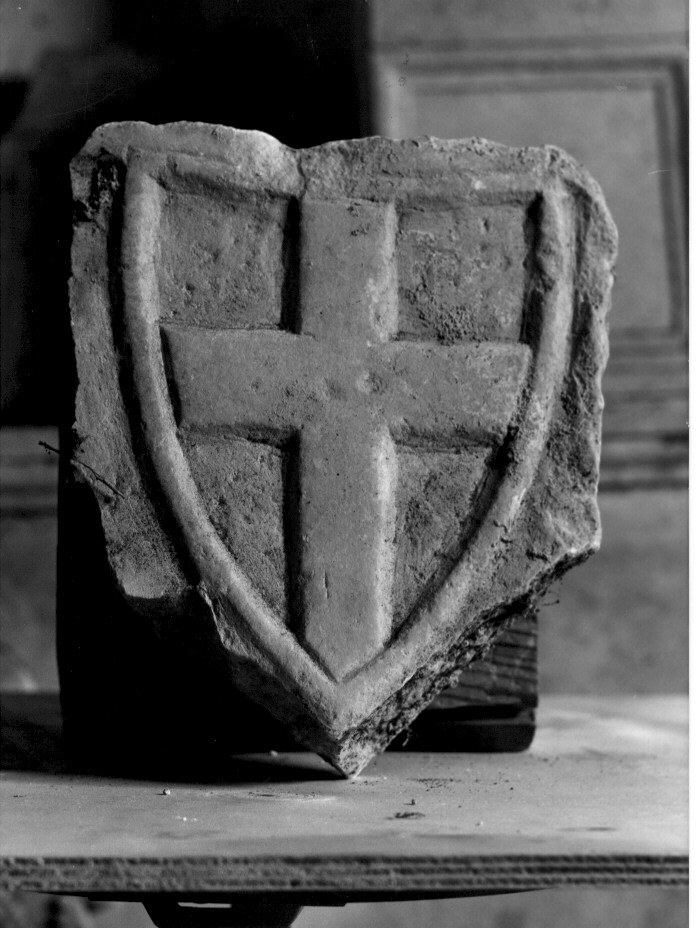 stemma (rilievo, frammento) - bottega Italia meridionale (sec. XIV)