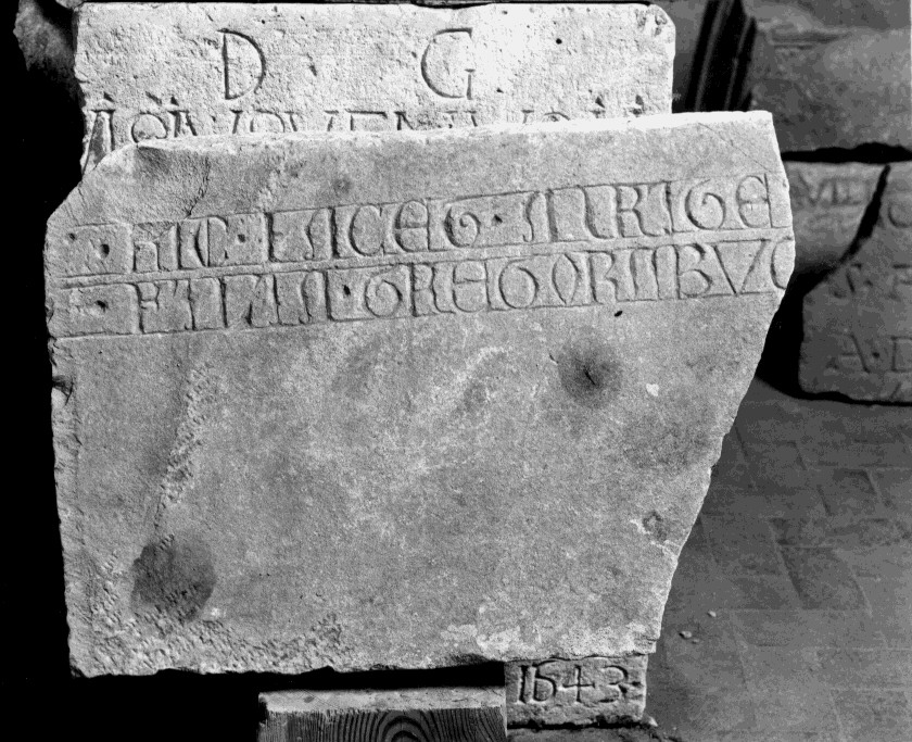 lastra, frammento - bottega Italia meridionale (secc. XIII/ XIV)