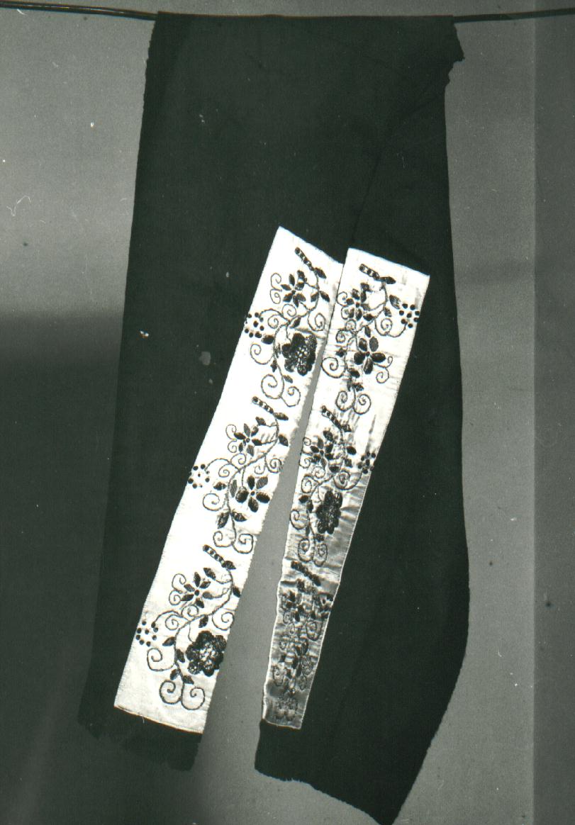 sciarpa - manifattura locale (1944)