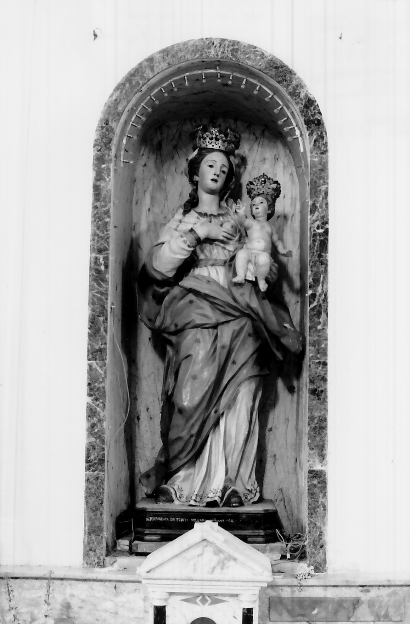 Madonna delle Grazie, Madonna con Bambino (statua, opera isolata) - bottega calabrese (fine/inizio secc. XVIII/ XIX)