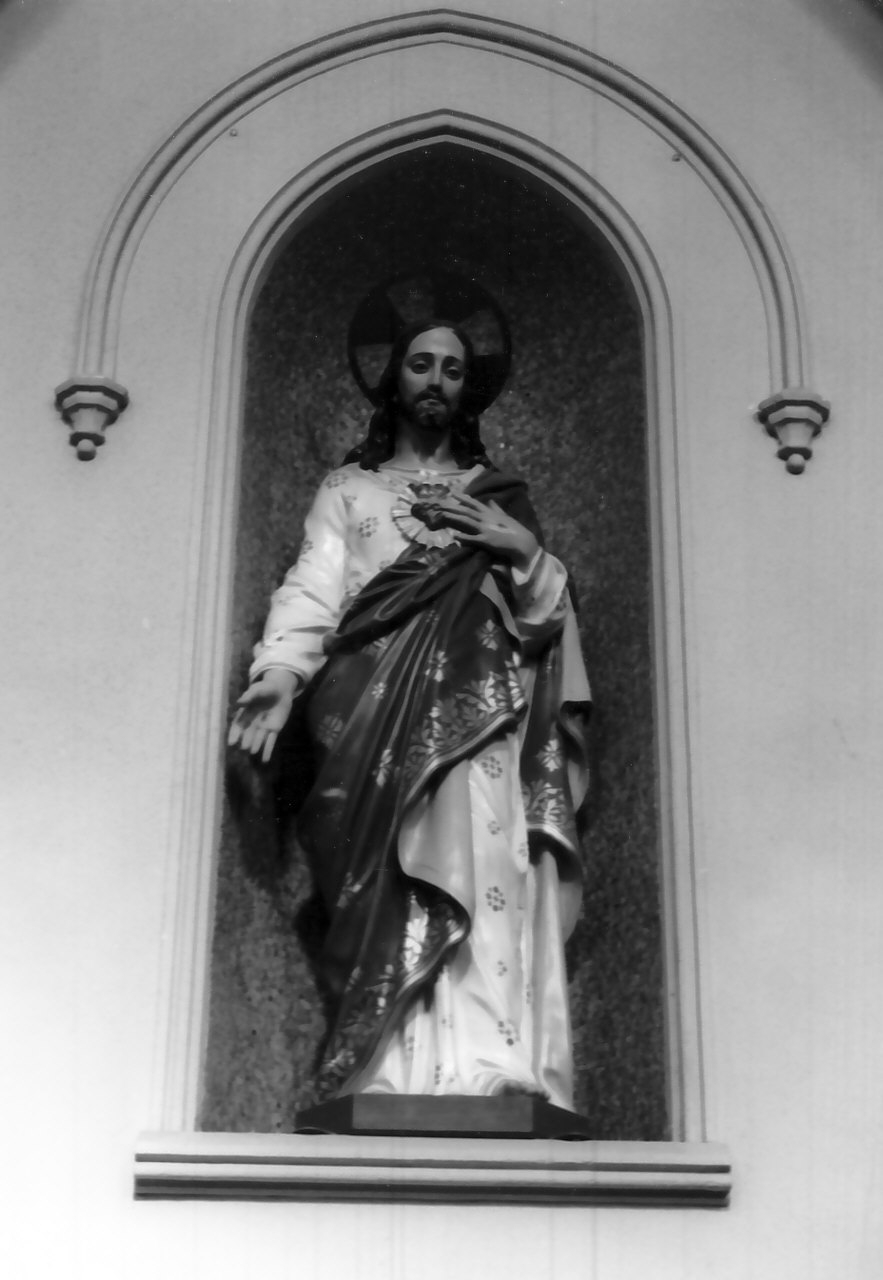Sacro Cuore di Gesù (statua, opera isolata) - bottega Italia meridionale (sec. XX)