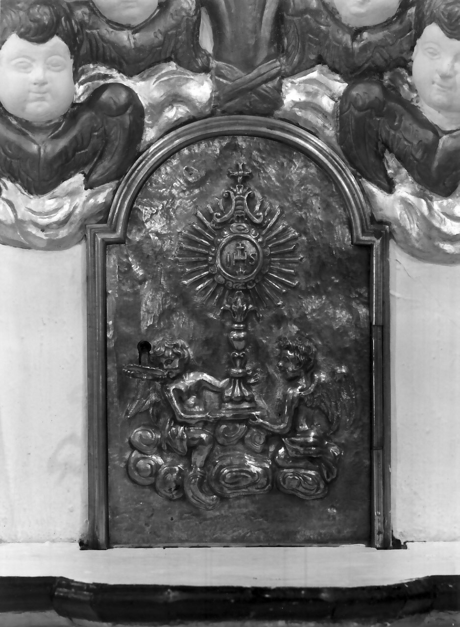 ostensorio sorretto da due angeli (sportello di tabernacolo, elemento d'insieme) - bottega Italia meridionale (sec. XIX)