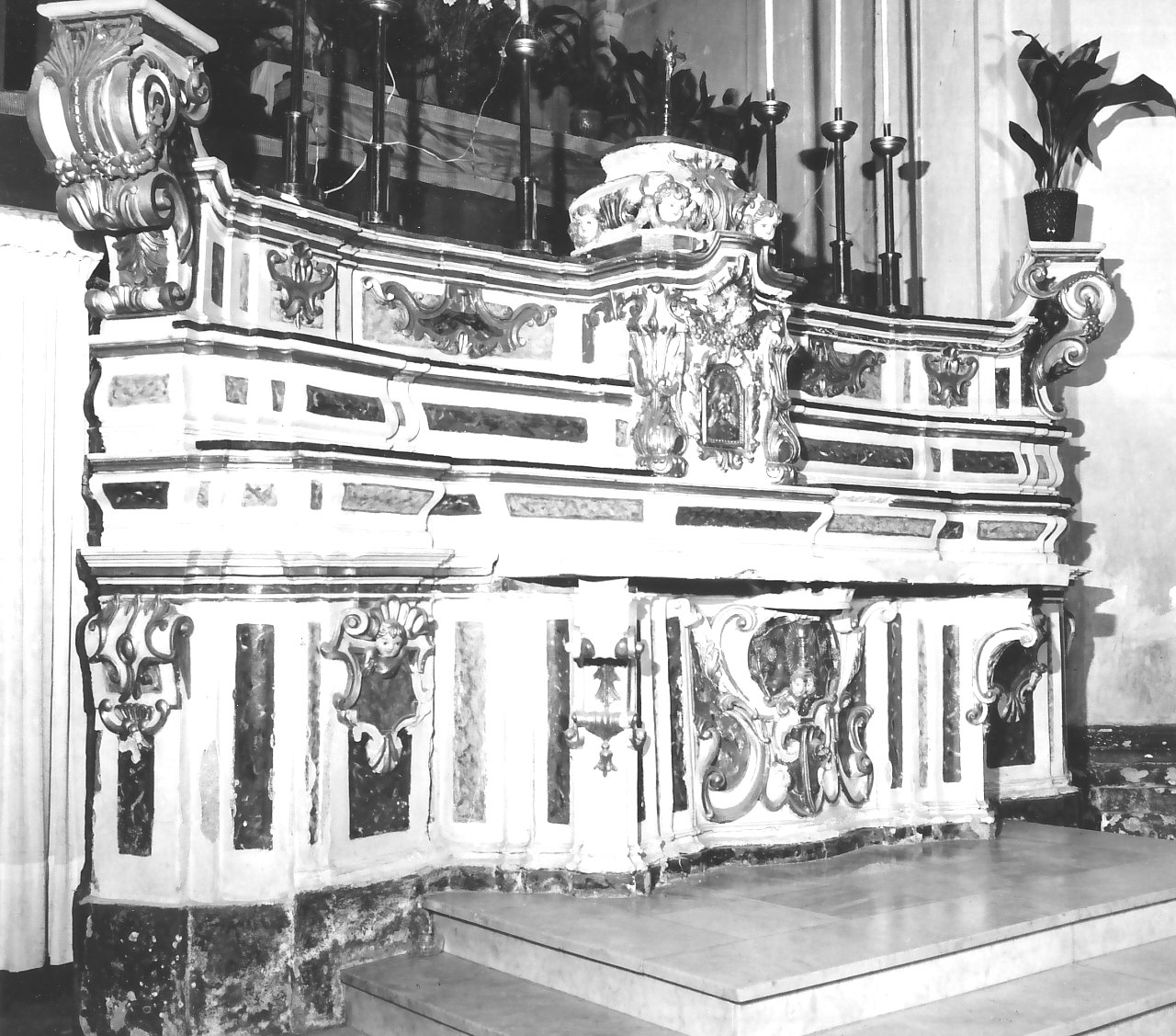 altare maggiore, complesso decorativo di Pignataro (inizio sec. XX)