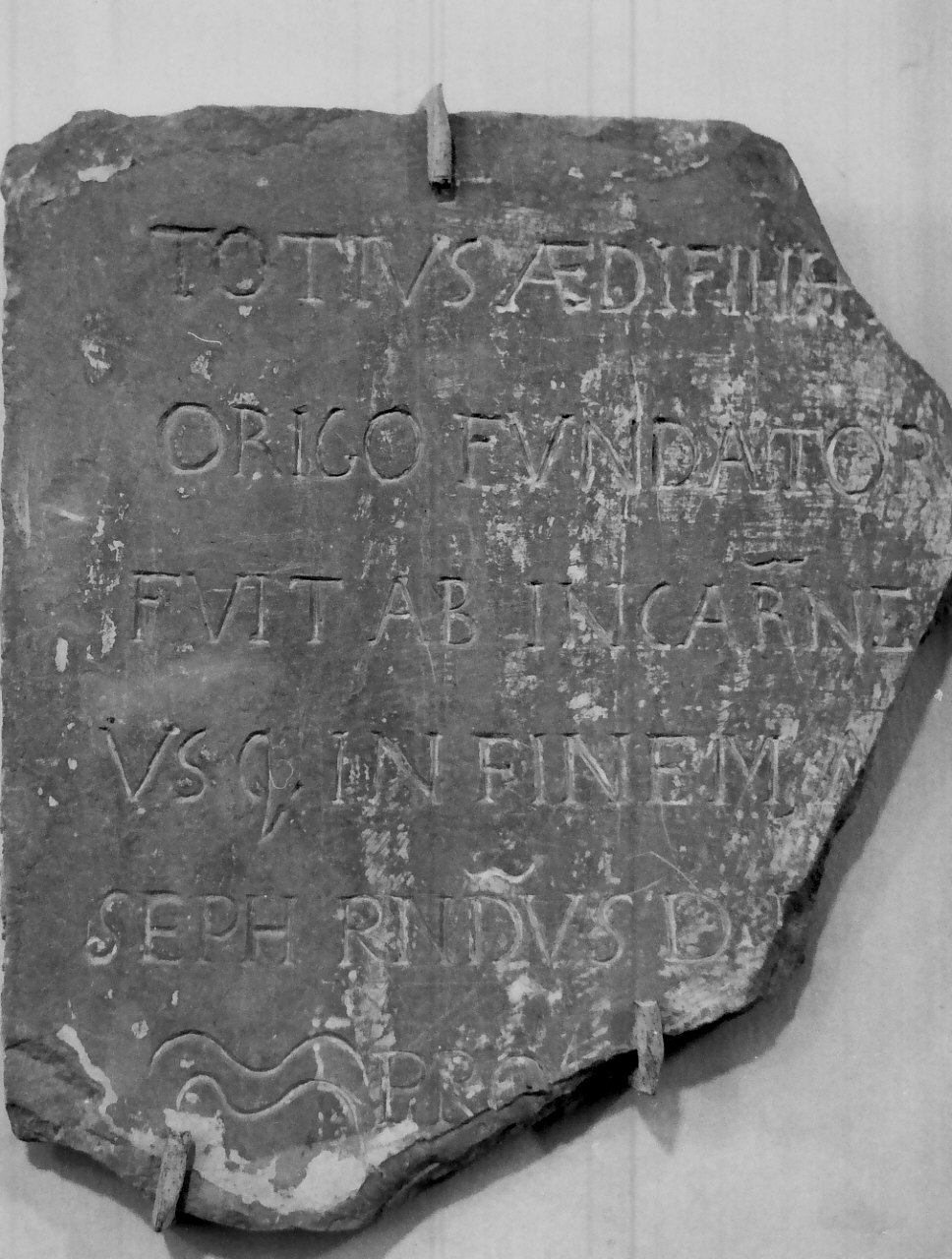 lapide commemorativa, frammento - bottega calabrese (sec. XVII)