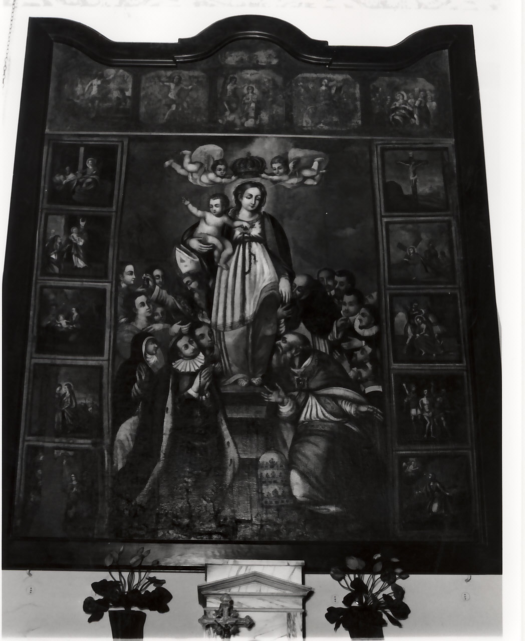 Madonna del Rosario con Santi domenicani e misteri del rosario (dipinto, opera isolata) di Arbascia Giacomo (sec. XVIII)