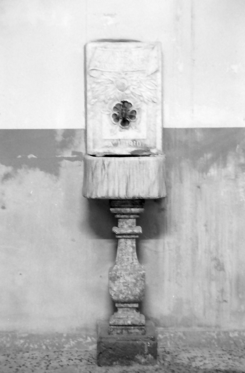 fontana - a muro, opera isolata - bottega calabrese (sec. XX)