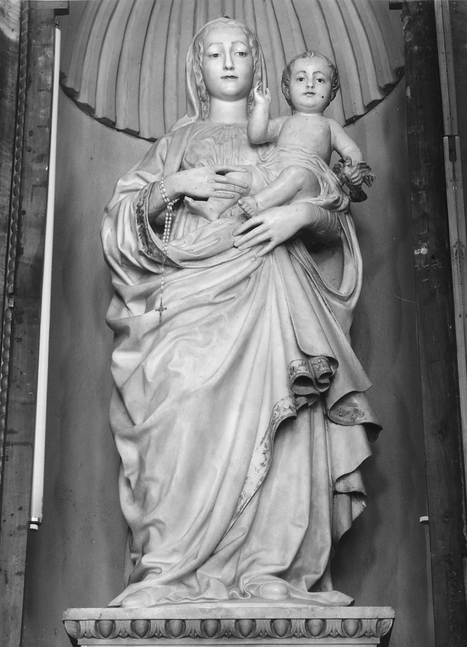 Madonna della Grotta, Madonna con Bambino (statua, opera isolata) di Gagini Antonello (scuola) (sec. XVI)