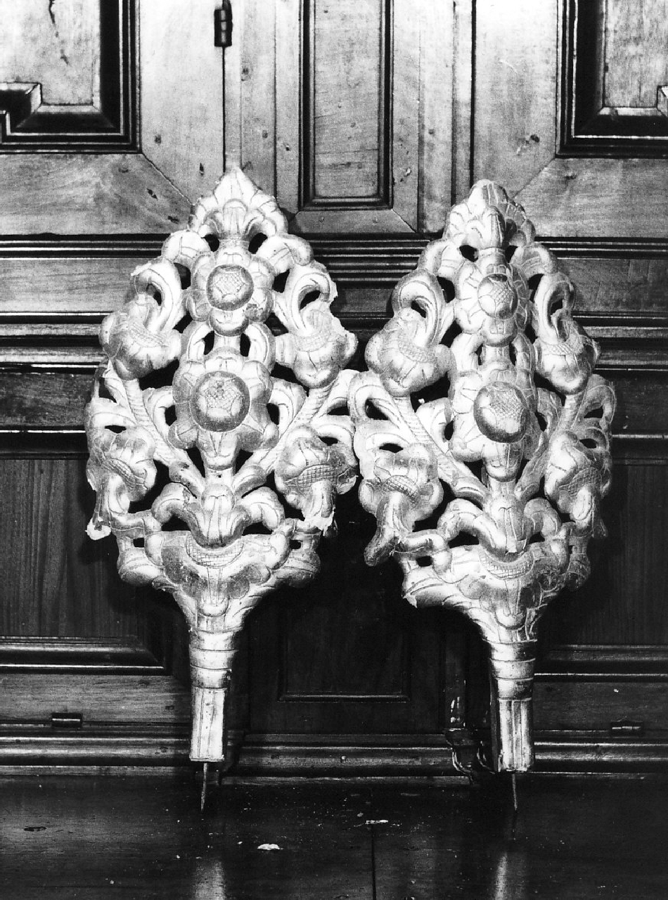composizione floreale d'altare, serie - bottega calabrese (fine/inizio secc. XVIII/ XIX)