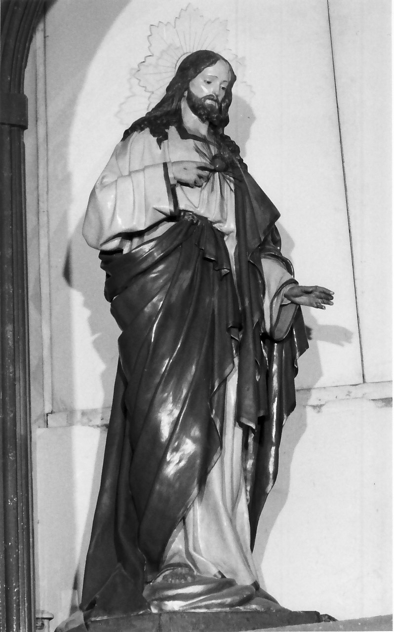 Sacro Cuore di Gesù (statua, elemento d'insieme) - bottega Italia meridionale (fine sec. XIX)