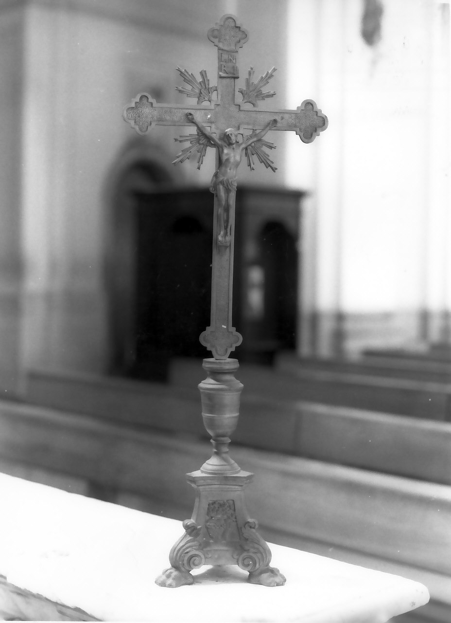 croce d'altare, opera isolata - bottega serrese (fine/inizio secc. XVIII/ XIX)