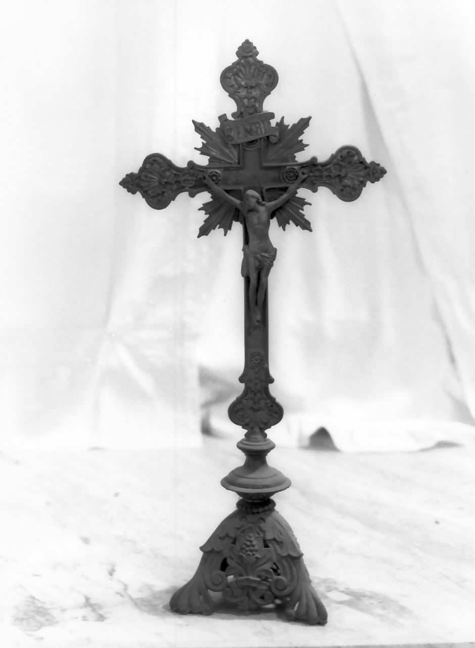 croce d'altare, opera isolata - bottega serrese (fine/inizio secc. XVIII/ XIX)