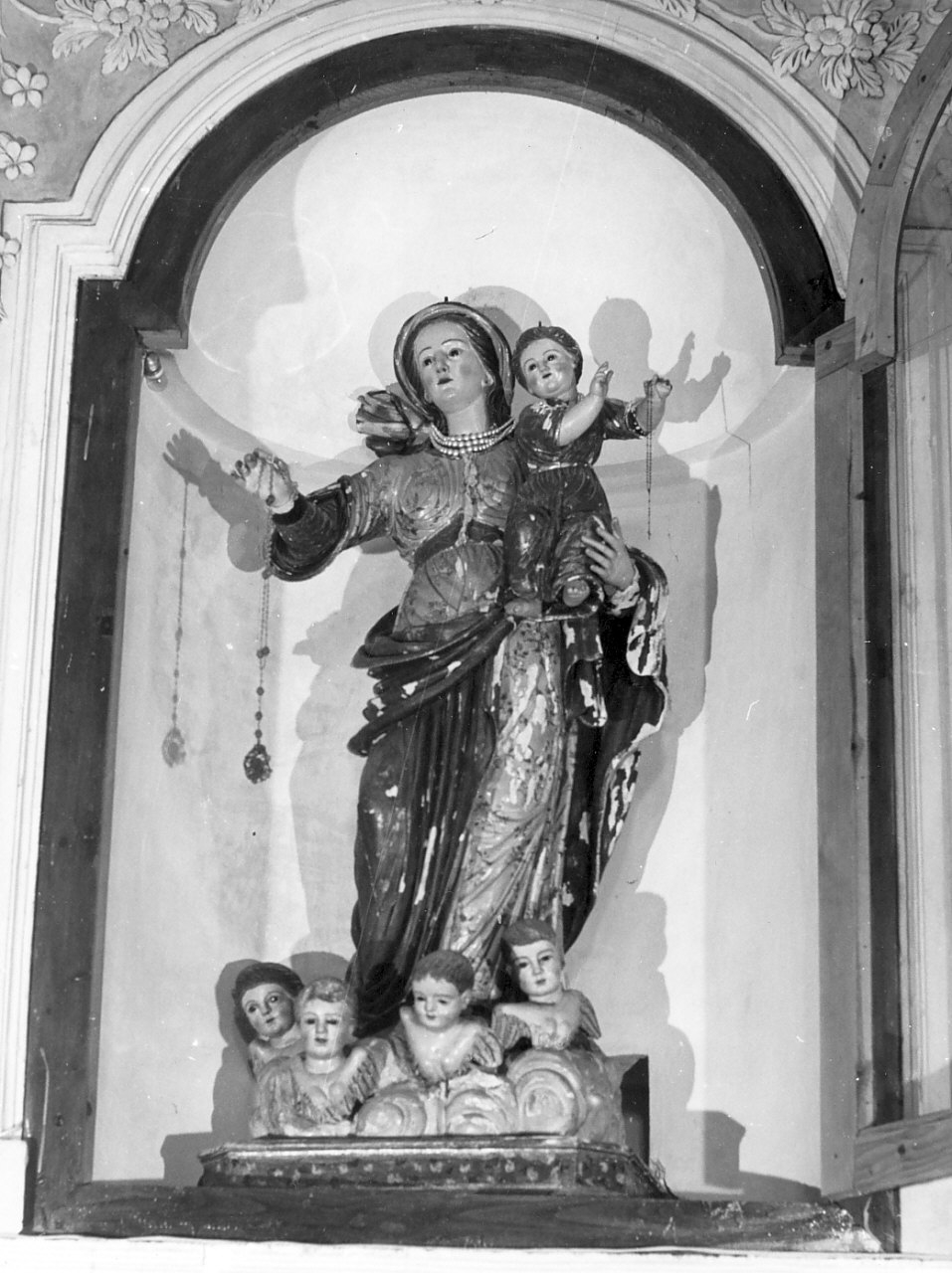 Madonna con Bambino (statua, opera isolata) - bottega Italia meridionale (fine sec. XVIII)