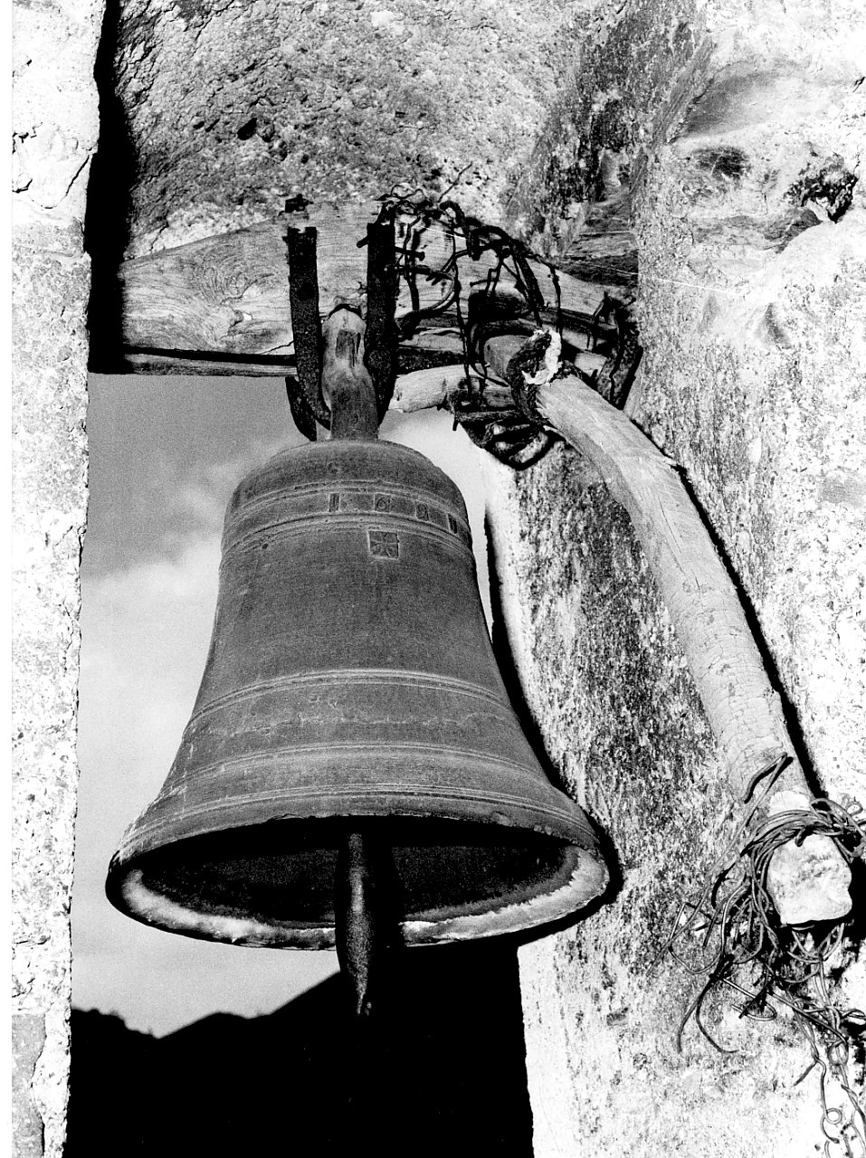 campana, opera isolata - bottega Italia meridionale (sec. XVII)