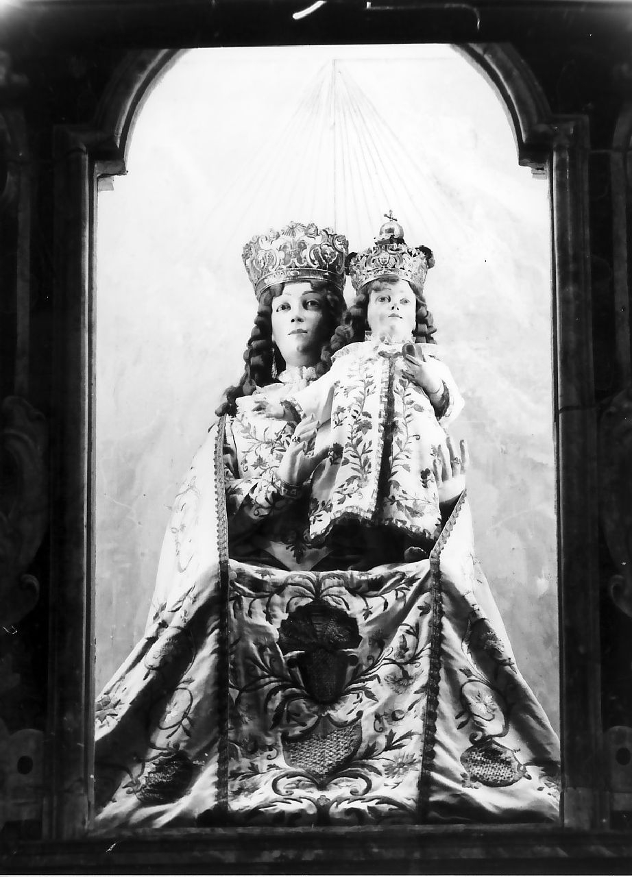 Madonna con Bambino (manichino, elemento d'insieme) - bottega calabrese (sec. XIX)