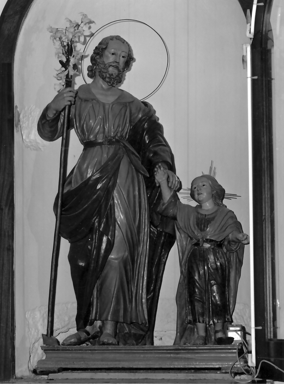 San Giuseppe e Gesù Bambino (gruppo scultoreo) - bottega Italia meridionale (sec. XIX)