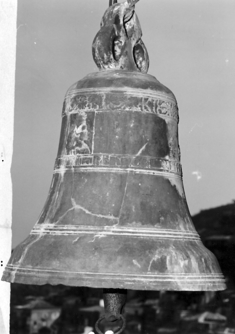 campana, opera isolata di Abate C.F (sec. XVII)