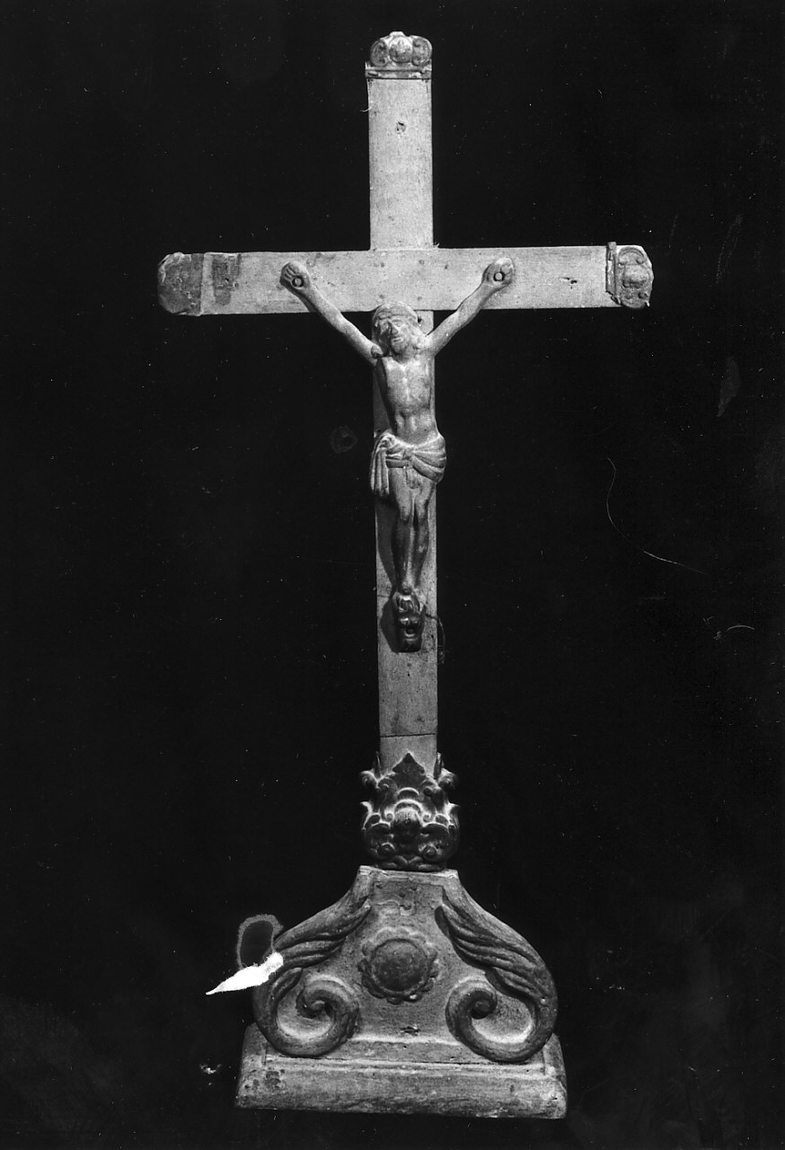 croce d'altare, opera isolata - bottega calabrese (fine/inizio secc. XIX/ XX)