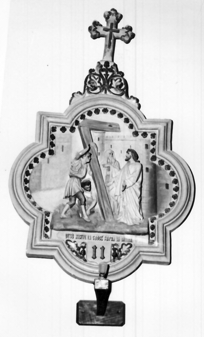 stazione II: Gesù caricato della croce (rilievo, elemento d'insieme) - bottega Italia meridionale (sec. XX)