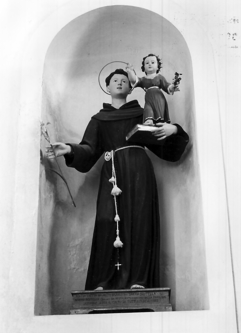 Sant'Antonio da Padova con il bambino (statua, opera isolata) di Scutellà Saverio (sec. XIX)