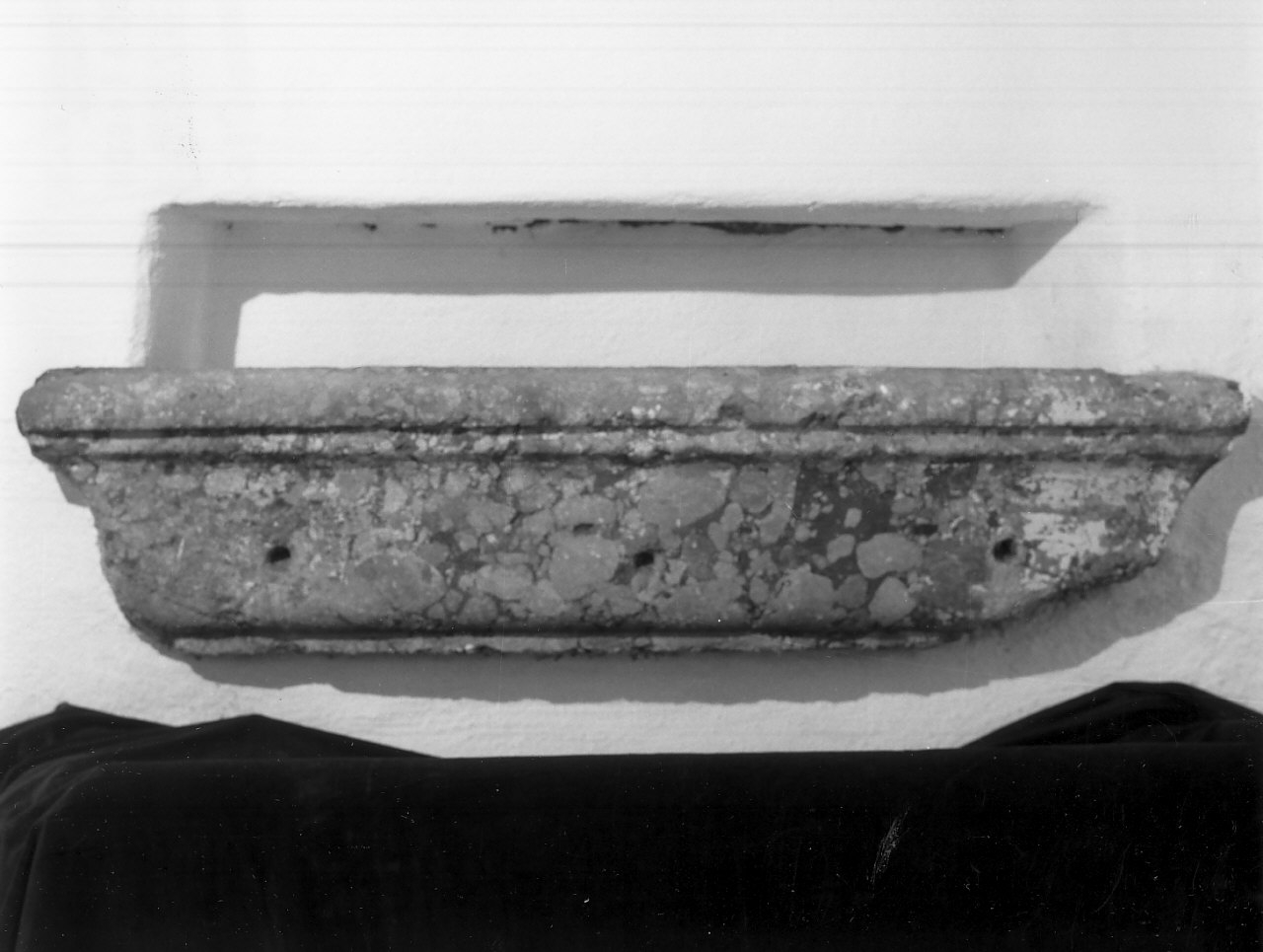 acquasantiera da parete - bottega calabrese (sec. XVII, sec. XVIII)