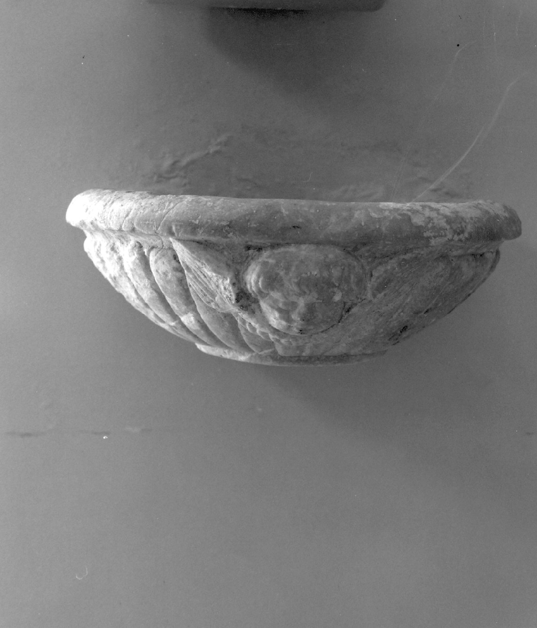 acquasantiera pensile - bottega calabrese (sec. XVII)