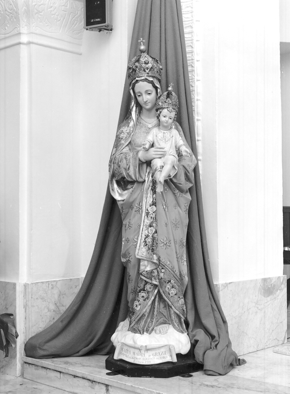 Madonna delle Grazie, Madonna con Bambino (statua) - bottega Italia meridionale (sec. XX)