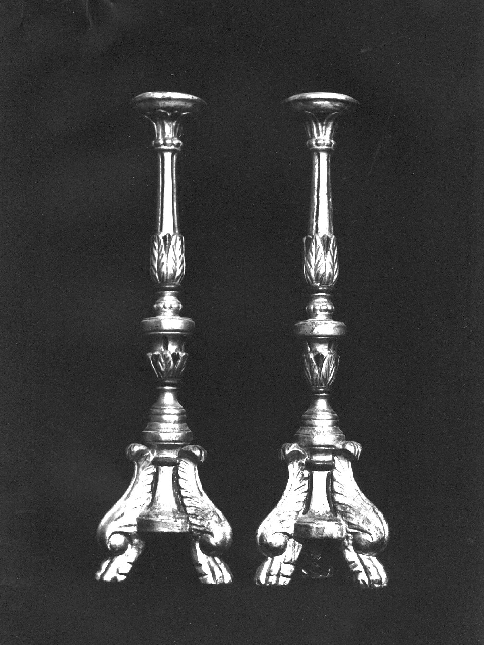 candeliere d'altare, serie - bottega Italia meridionale (fine/inizio secc. XVIII/ XIX)